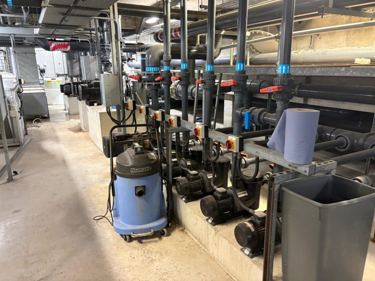Commercial swimming pool equipment and pump system installation