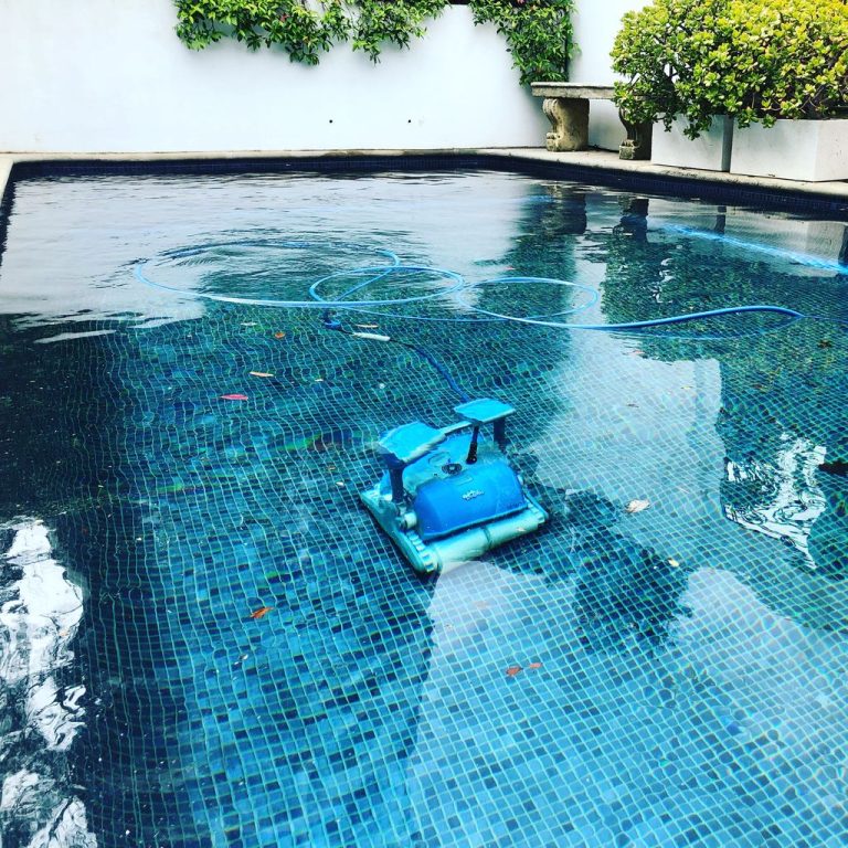 Robotic Pool Cleaner Service Sydney